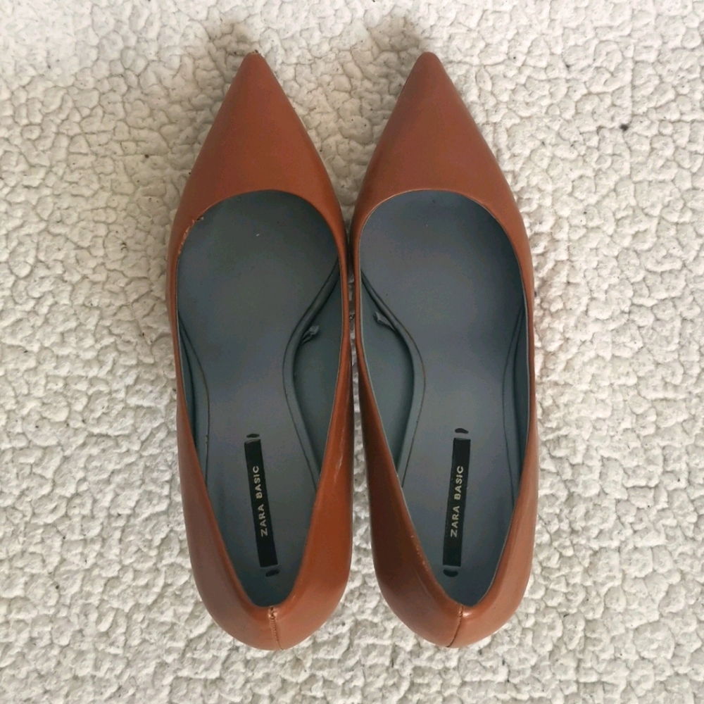 Pointy Toe Brown Leather ZARA pumps